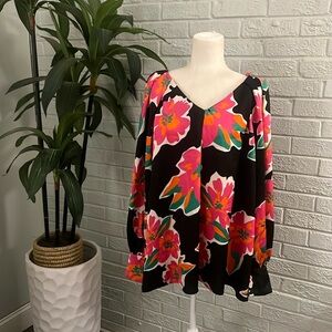 Entro 1X floral blouse